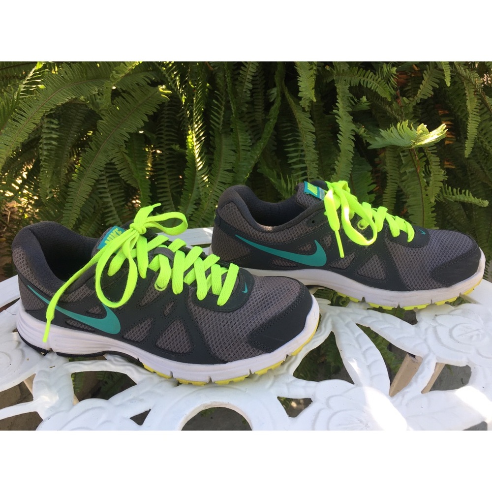 🟢☑️Nike Revolution 2 - Gray & Neon Green☑️🟢